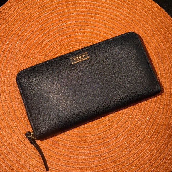 Kate Spade Black Saffiano Leather Zip-Around Accordion Wallet - Picture 2 of 9